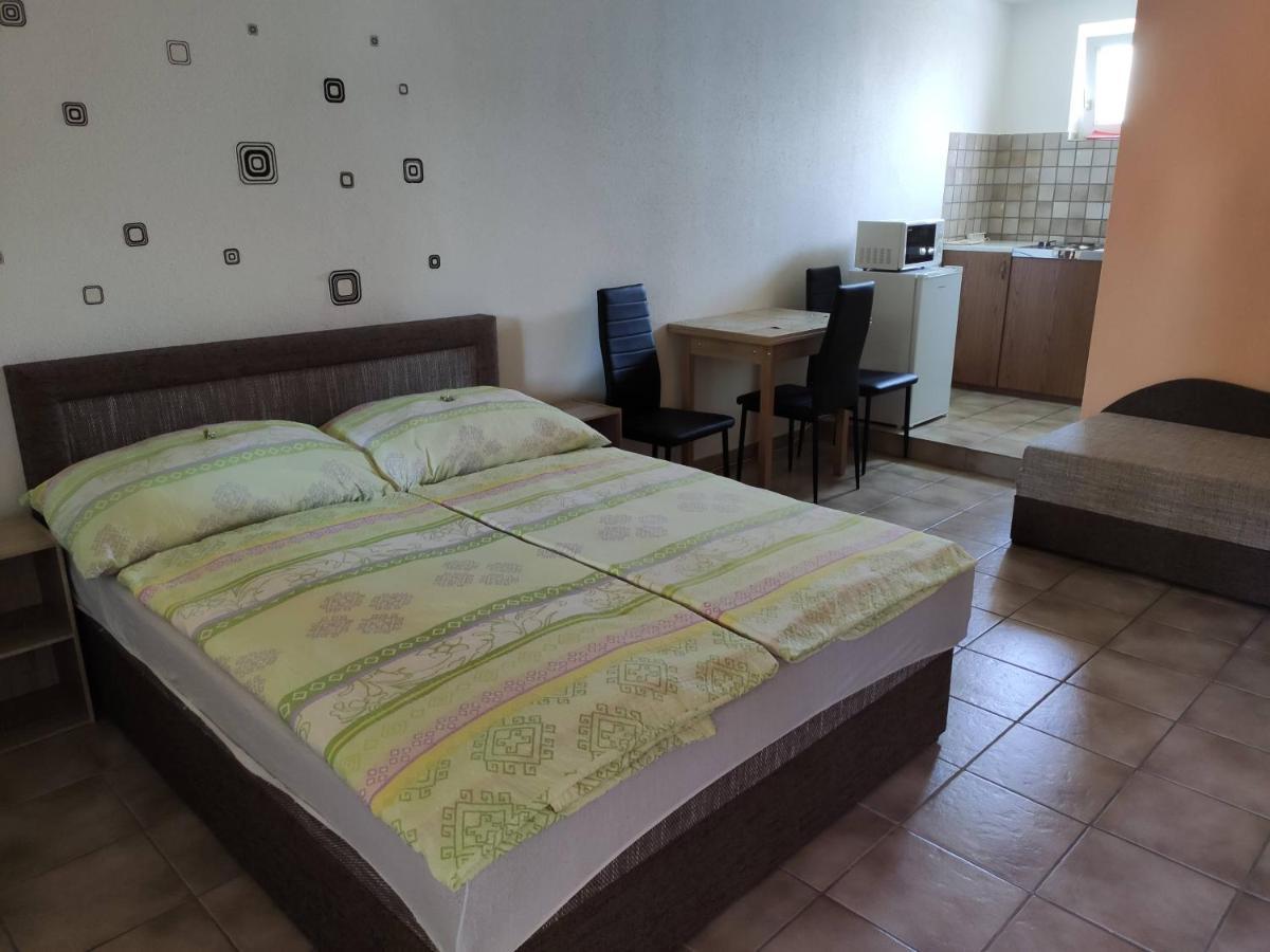 Vasti Apartman Siofok Ngoại thất bức ảnh