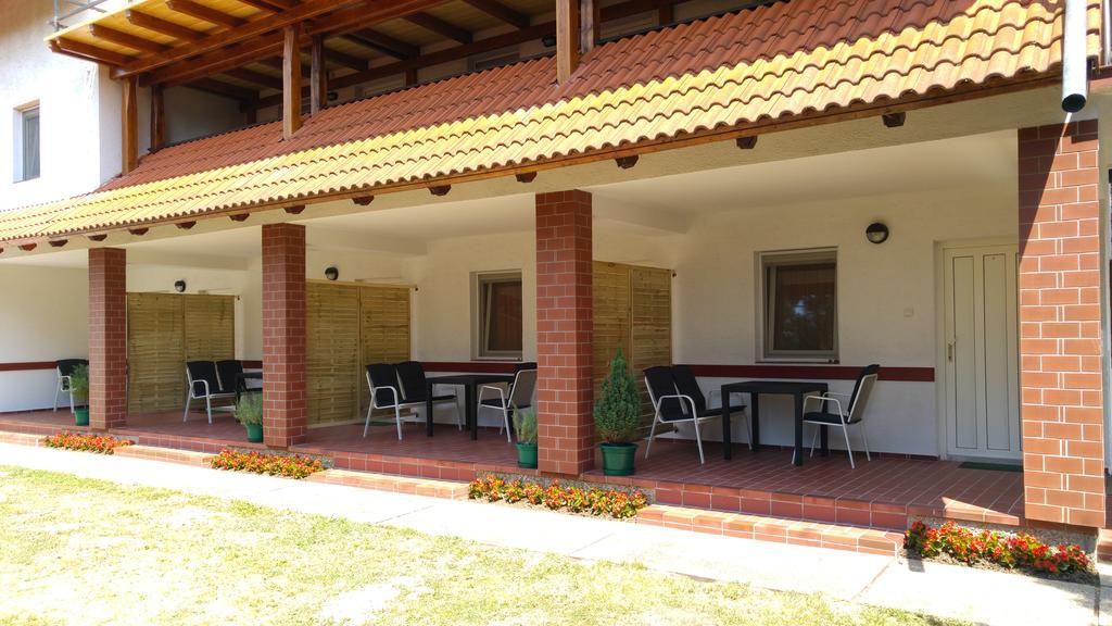 Vasti Apartman Siofok Ngoại thất bức ảnh