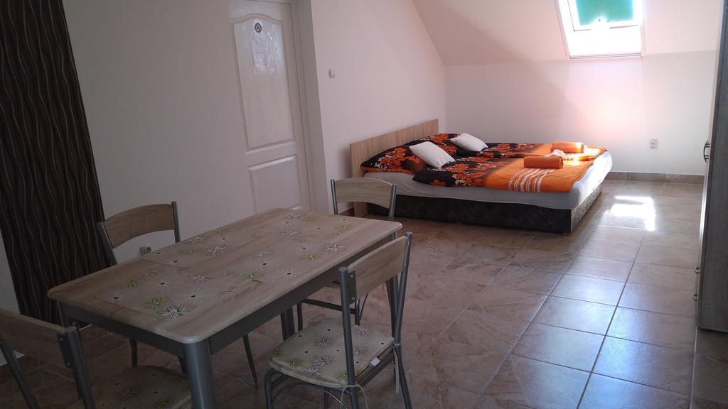 Vasti Apartman Siofok Ngoại thất bức ảnh